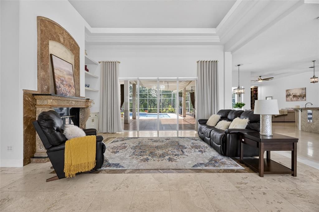 En Venta: $1,645,000 (4 camas, 3 baños, 4249 Pies cuadrados)