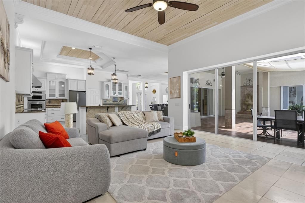 En Venta: $1,645,000 (4 camas, 3 baños, 4249 Pies cuadrados)