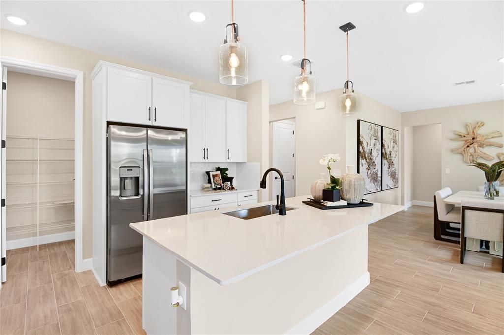 En Venta: $439,577 (3 camas, 2 baños, 1966 Pies cuadrados)