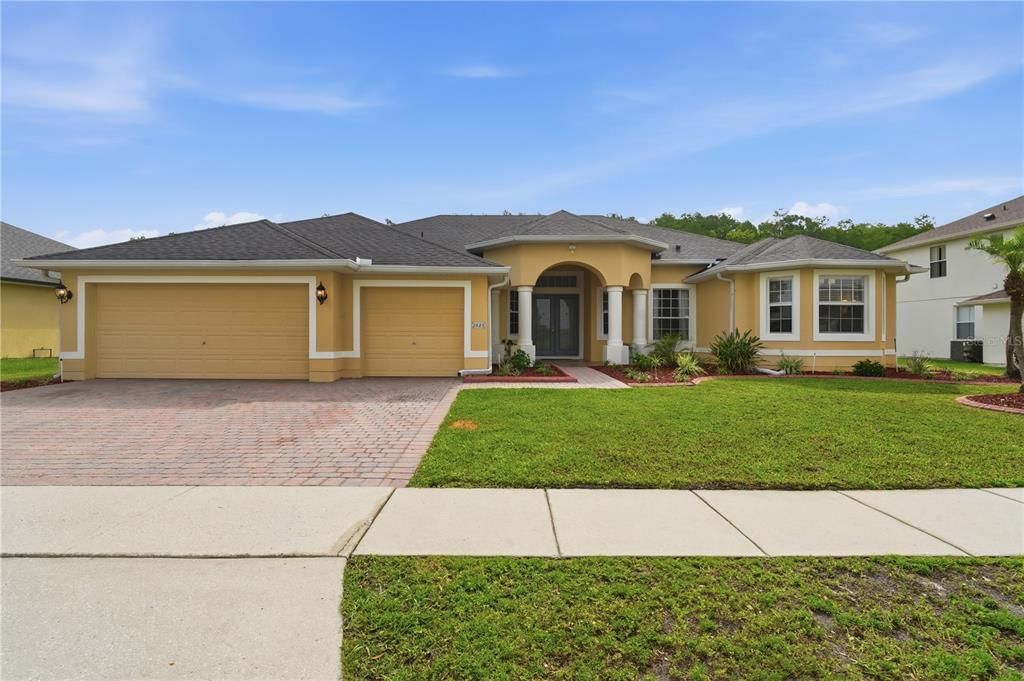 For Sale: $550,000 (4 beds, 3 baths, 3079 Square Feet)