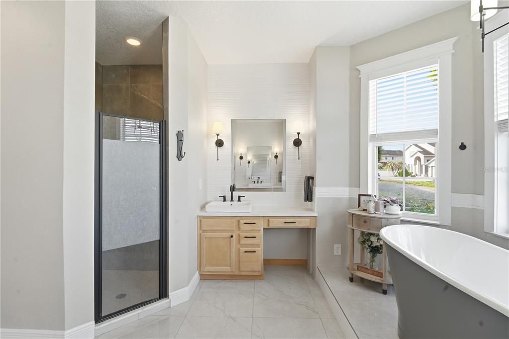 For Sale: $550,000 (4 beds, 3 baths, 3079 Square Feet)