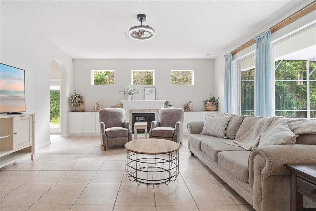 For Sale: $550,000 (4 beds, 3 baths, 3079 Square Feet)