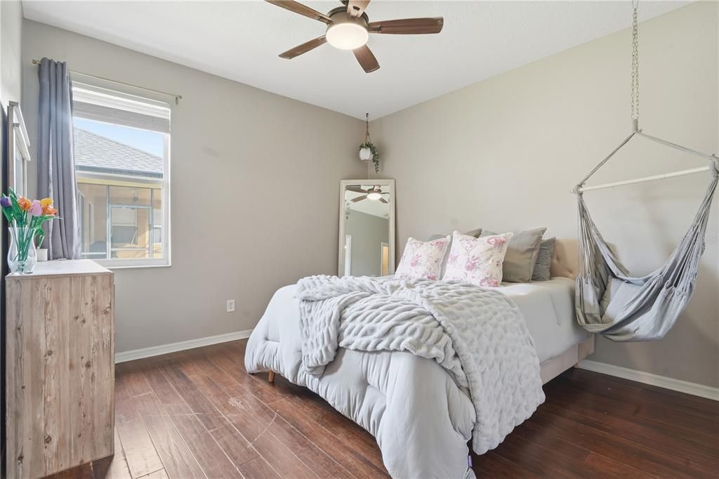 For Sale: $550,000 (4 beds, 3 baths, 3079 Square Feet)