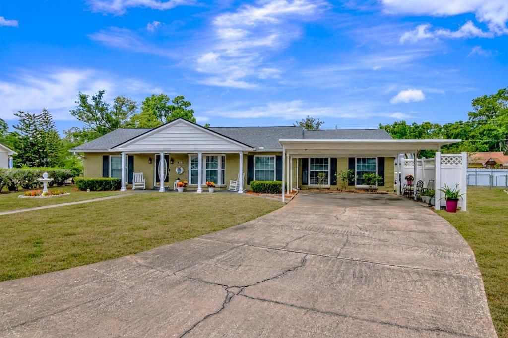For Sale: $410,000 (4 beds, 2 baths, 2160 Square Feet)