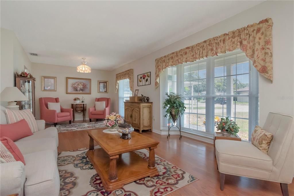 For Sale: $410,000 (4 beds, 2 baths, 2160 Square Feet)