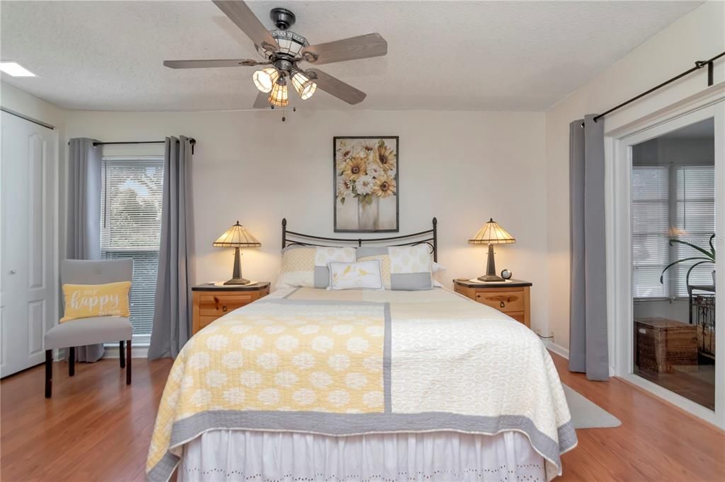 For Sale: $410,000 (4 beds, 2 baths, 2160 Square Feet)