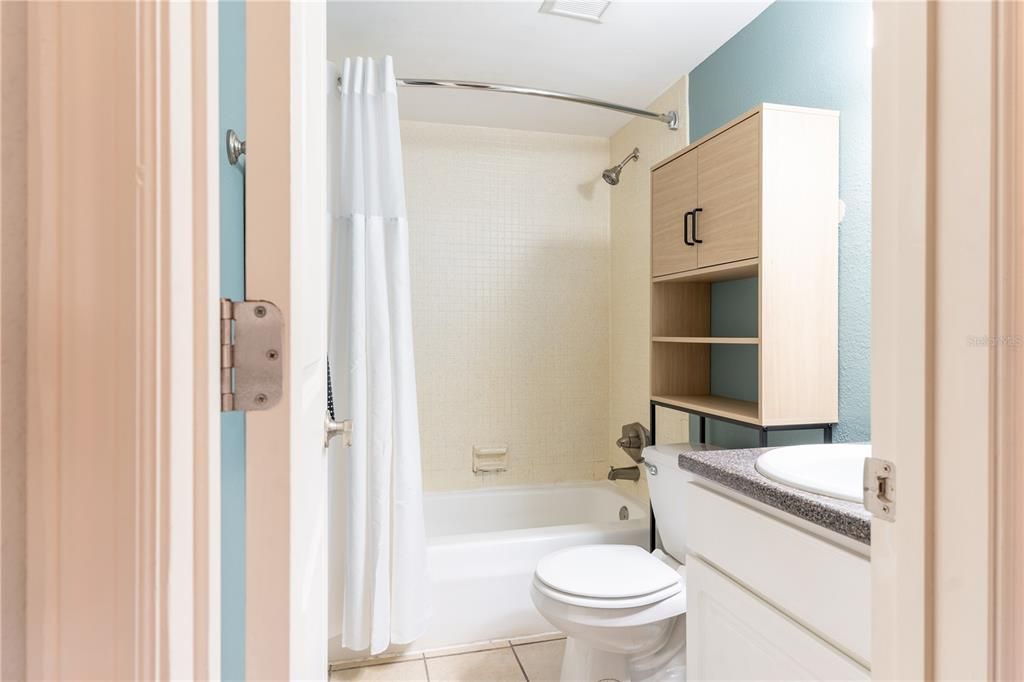 For Sale: $135,000 (2 beds, 2 baths, 900 Square Feet)