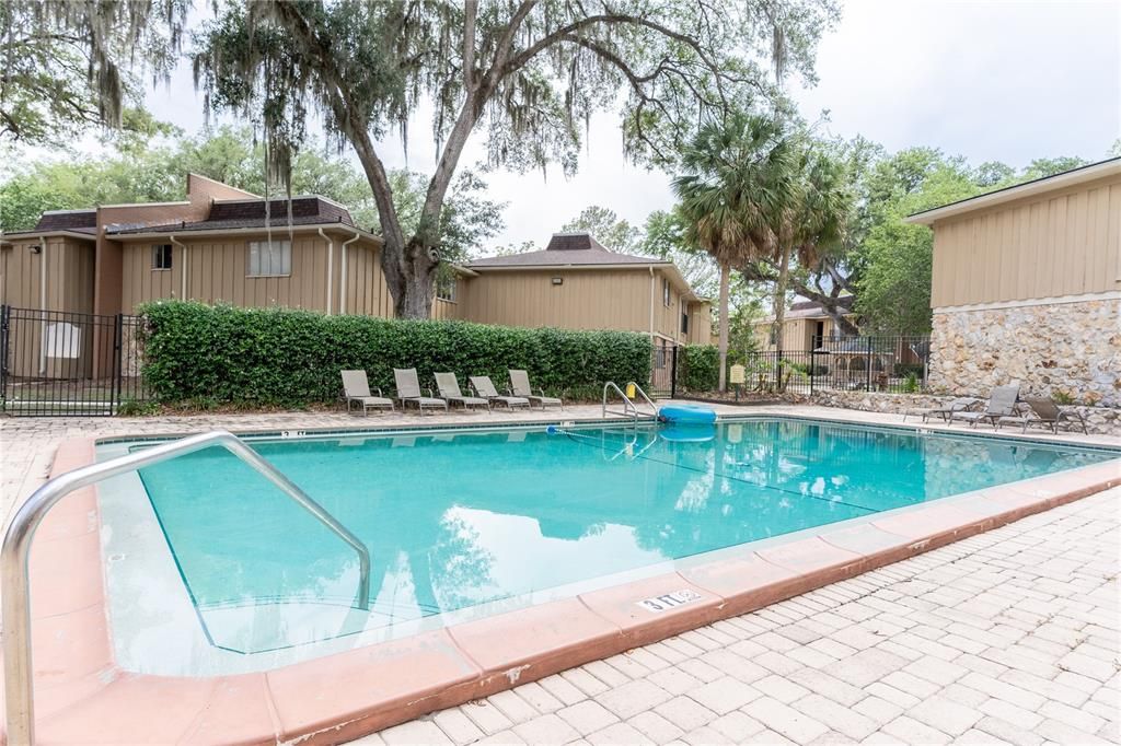 For Sale: $135,000 (2 beds, 2 baths, 900 Square Feet)