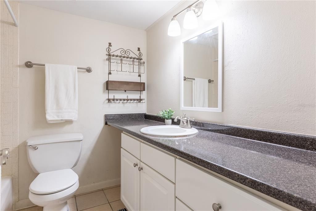 For Sale: $135,000 (2 beds, 2 baths, 900 Square Feet)