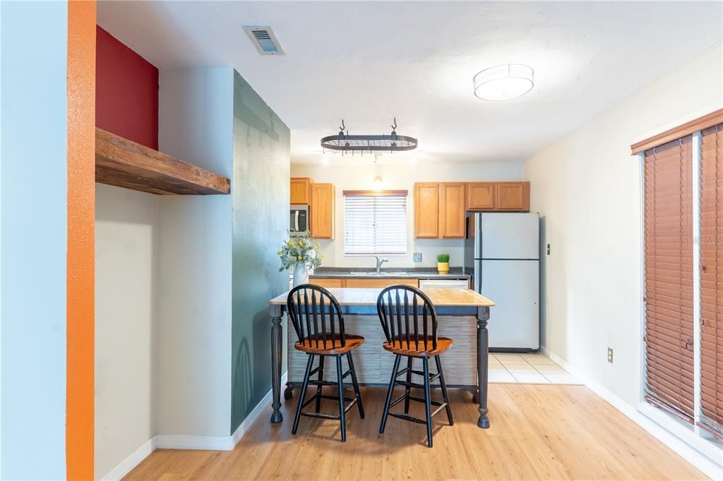 For Sale: $135,000 (2 beds, 2 baths, 900 Square Feet)