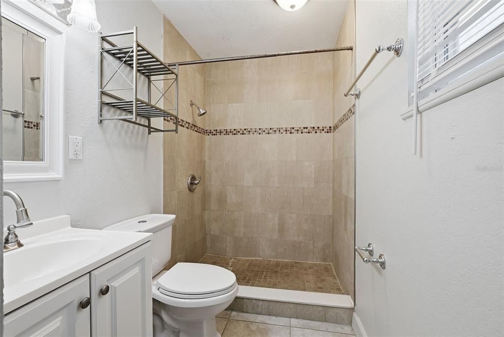 For Sale: $260,900 (3 beds, 2 baths, 1012 Square Feet)