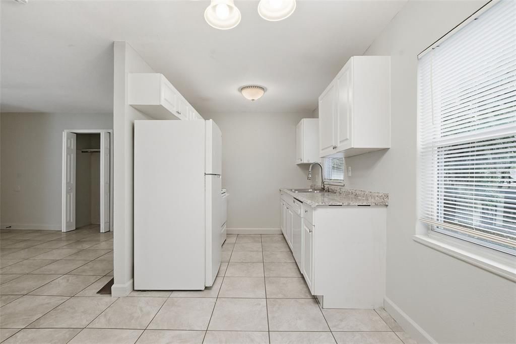 For Sale: $260,900 (3 beds, 2 baths, 1012 Square Feet)