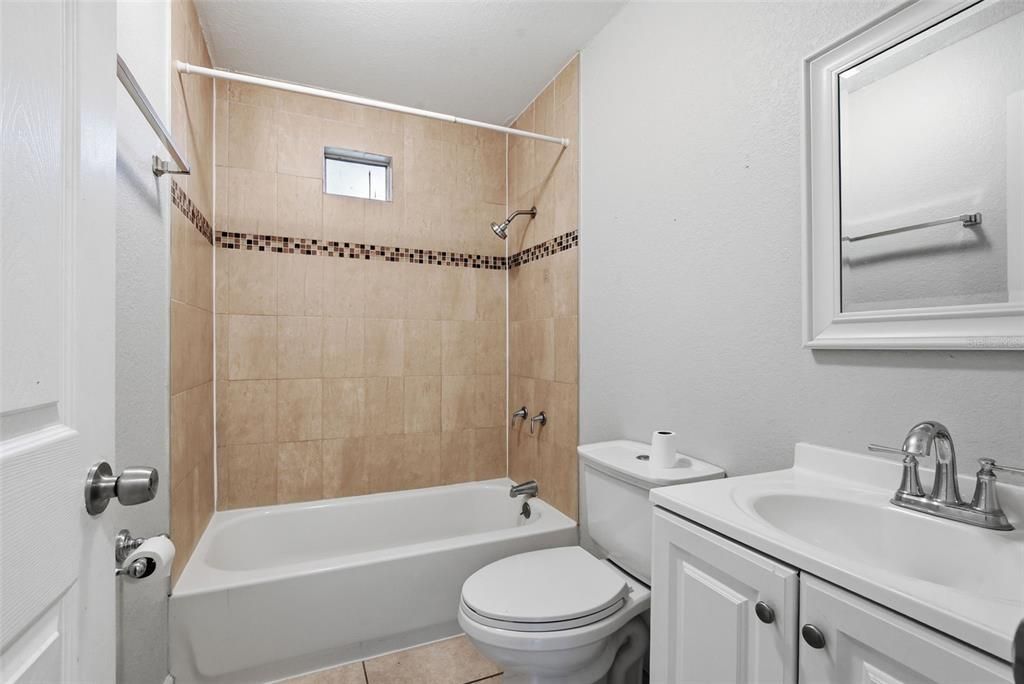 For Sale: $260,900 (3 beds, 2 baths, 1012 Square Feet)