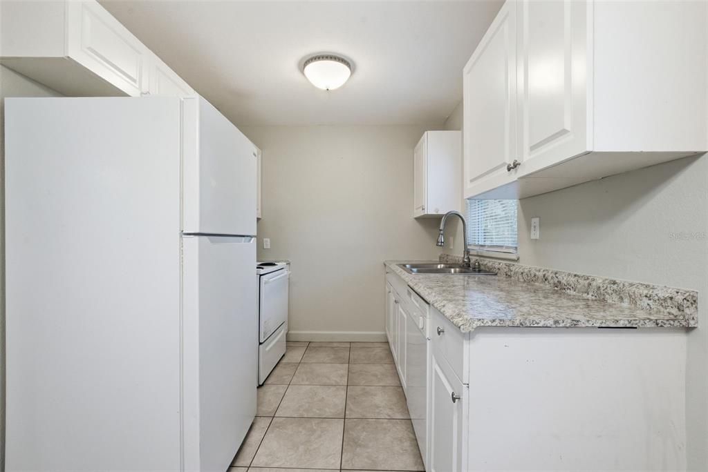For Sale: $260,900 (3 beds, 2 baths, 1012 Square Feet)