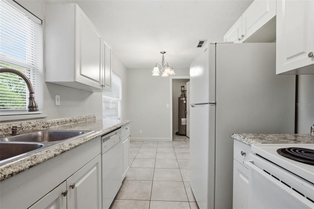 For Sale: $260,900 (3 beds, 2 baths, 1012 Square Feet)