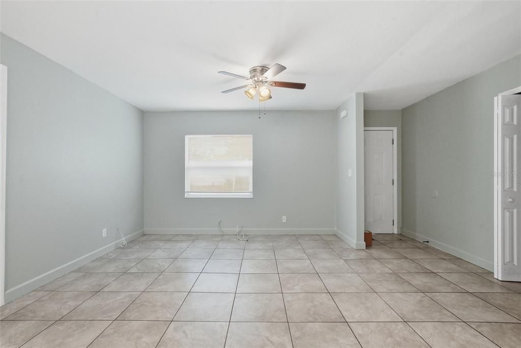 For Sale: $260,900 (3 beds, 2 baths, 1012 Square Feet)