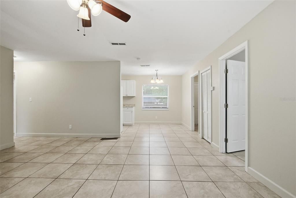 For Sale: $260,900 (3 beds, 2 baths, 1012 Square Feet)