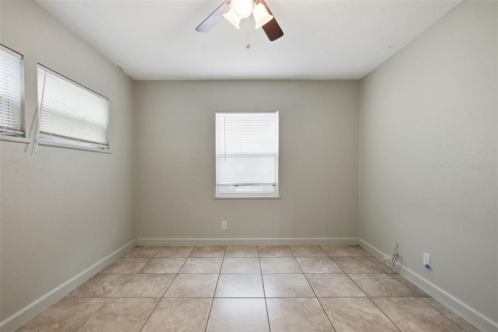 For Sale: $260,900 (3 beds, 2 baths, 1012 Square Feet)