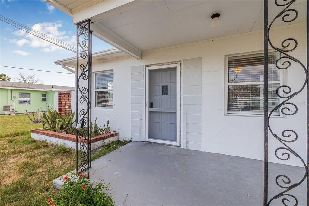 Active With Contract: $310,000 (0 beds, 0 baths, 1008 Square Feet)
