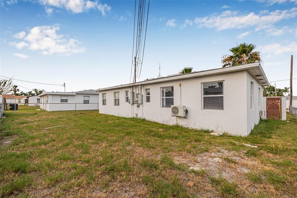Active With Contract: $310,000 (0 beds, 0 baths, 1008 Square Feet)