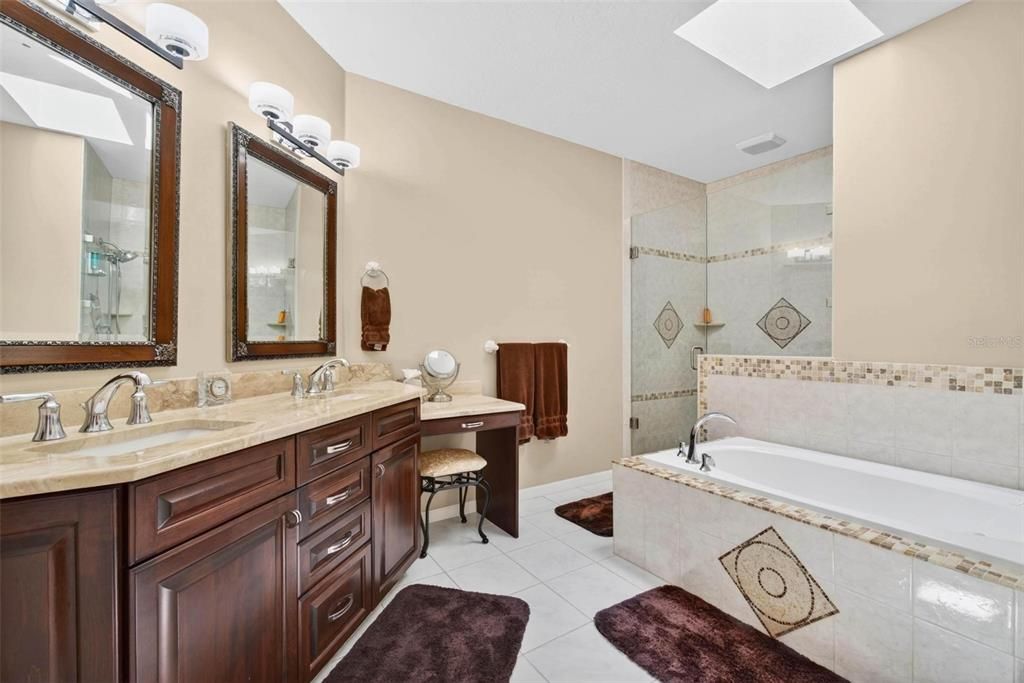 En Venta: $597,000 (3 camas, 3 baños, 2236 Pies cuadrados)