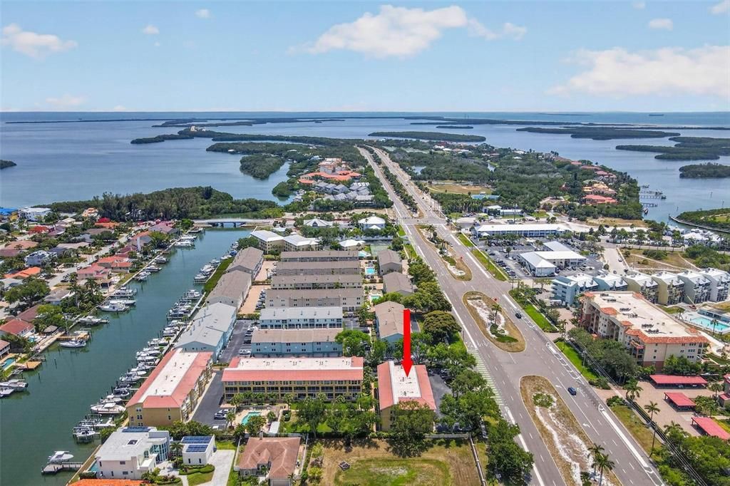 En Venta: $597,000 (3 camas, 3 baños, 2236 Pies cuadrados)