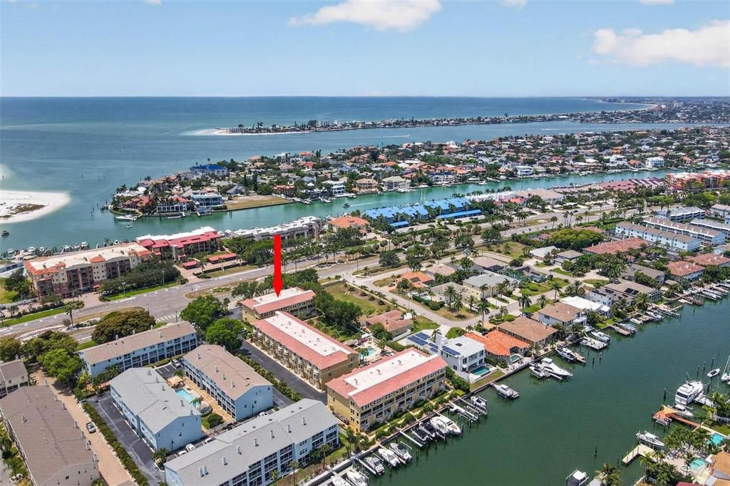 En Venta: $597,000 (3 camas, 3 baños, 2236 Pies cuadrados)
