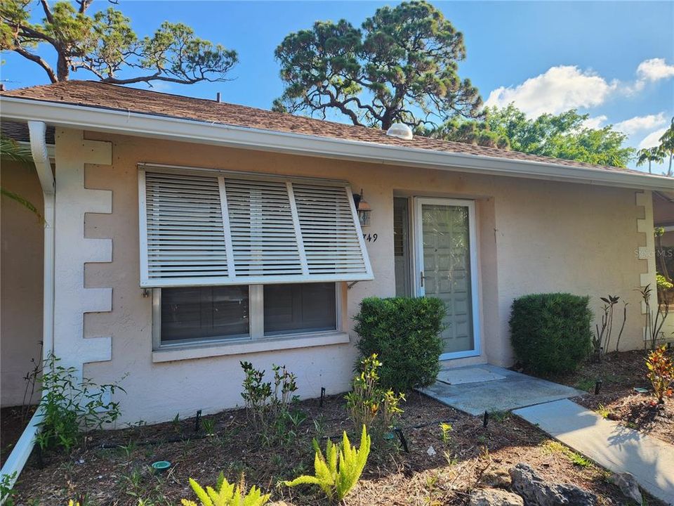 For Rent: $1,900 (2 beds, 2 baths, 936 Square Feet)