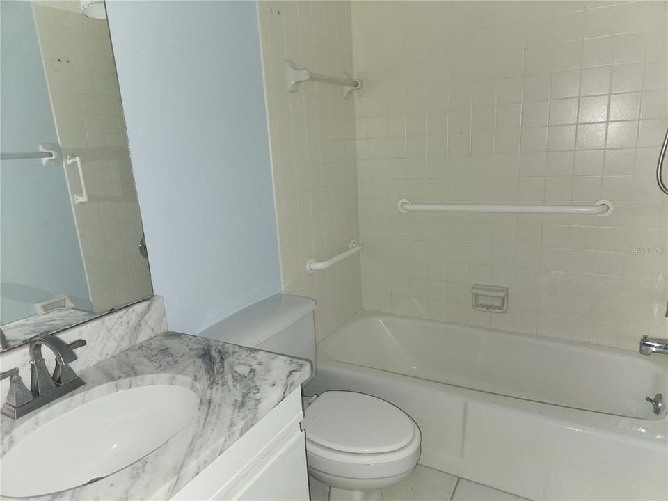 For Rent: $1,900 (2 beds, 2 baths, 936 Square Feet)