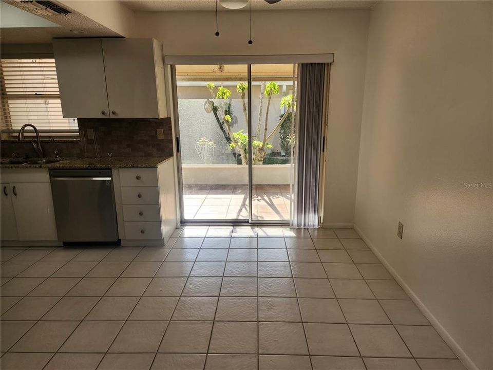 For Rent: $1,900 (2 beds, 2 baths, 936 Square Feet)