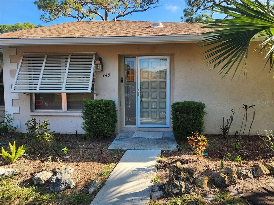 For Rent: $1,900 (2 beds, 2 baths, 936 Square Feet)