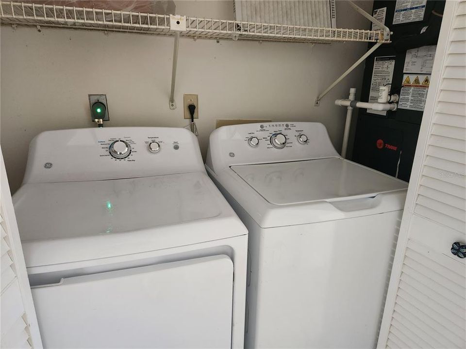 For Rent: $1,900 (2 beds, 2 baths, 936 Square Feet)