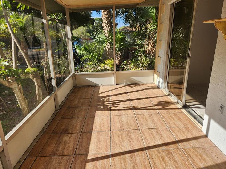 For Rent: $1,900 (2 beds, 2 baths, 936 Square Feet)