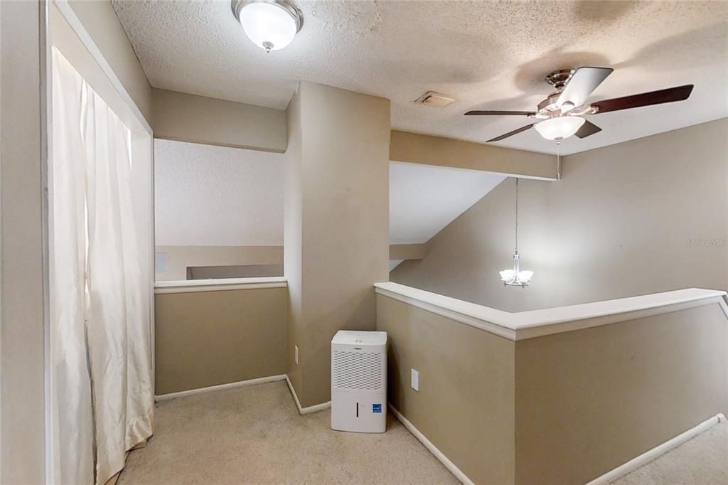 Activo con contrato: $335,000 (3 camas, 2 baños, 1687 Pies cuadrados)