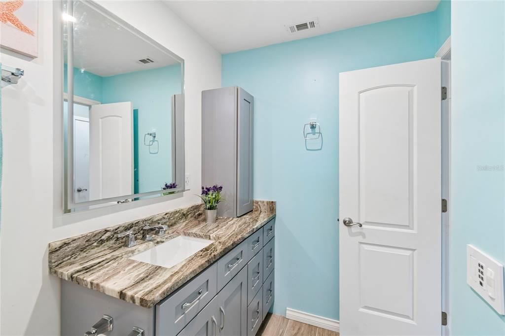 Activo con contrato: $335,000 (3 camas, 2 baños, 1687 Pies cuadrados)
