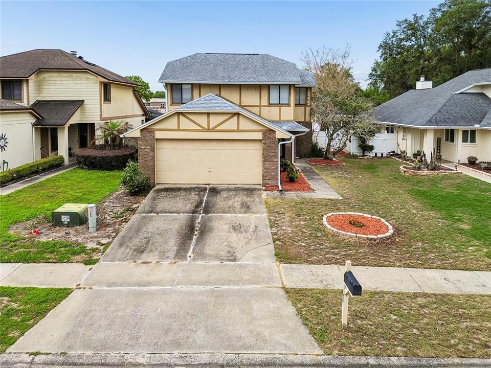 Activo con contrato: $335,000 (3 camas, 2 baños, 1687 Pies cuadrados)