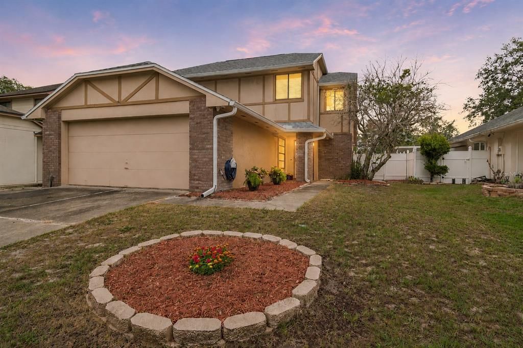 Activo con contrato: $335,000 (3 camas, 2 baños, 1687 Pies cuadrados)