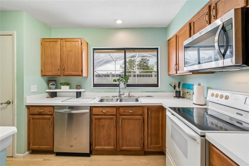 Activo con contrato: $335,000 (3 camas, 2 baños, 1687 Pies cuadrados)