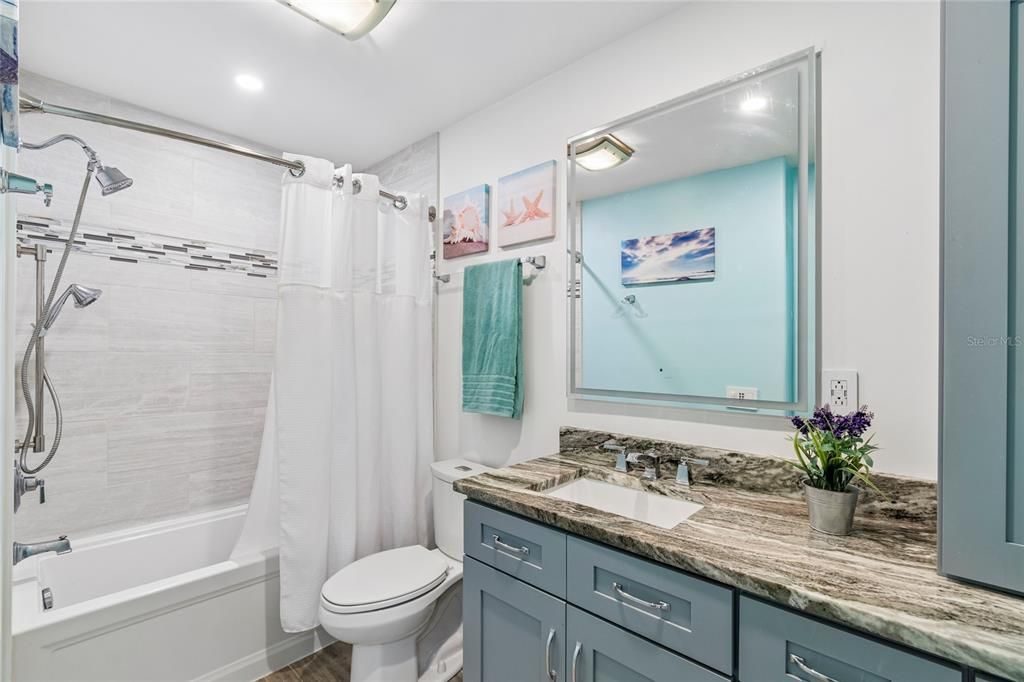 Activo con contrato: $335,000 (3 camas, 2 baños, 1687 Pies cuadrados)