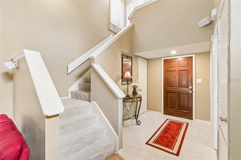 Activo con contrato: $335,000 (3 camas, 2 baños, 1687 Pies cuadrados)