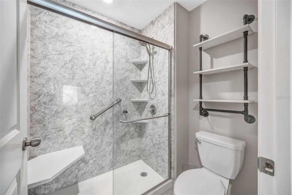 На продажу: $399,999 (4 спален, 2 ванн, 2557 Квадратных фут)