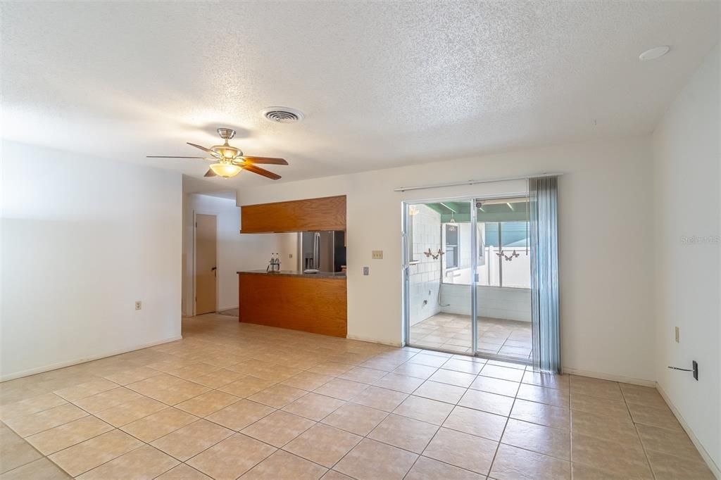 For Sale: $375,000 (4 beds, 2 baths, 1822 Square Feet)