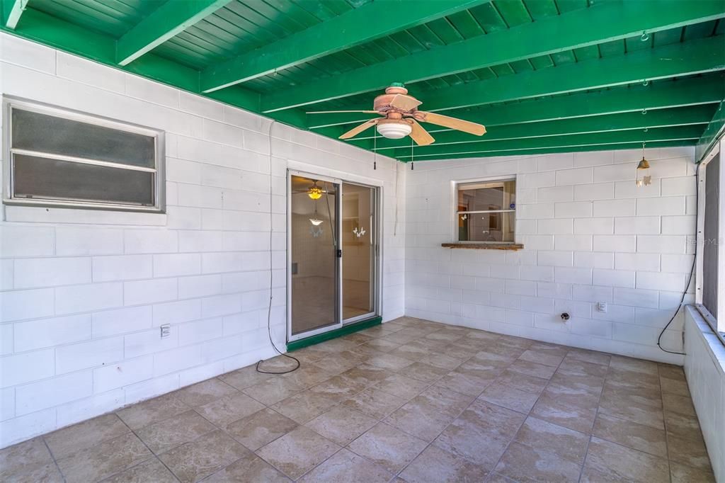 For Sale: $375,000 (4 beds, 2 baths, 1822 Square Feet)