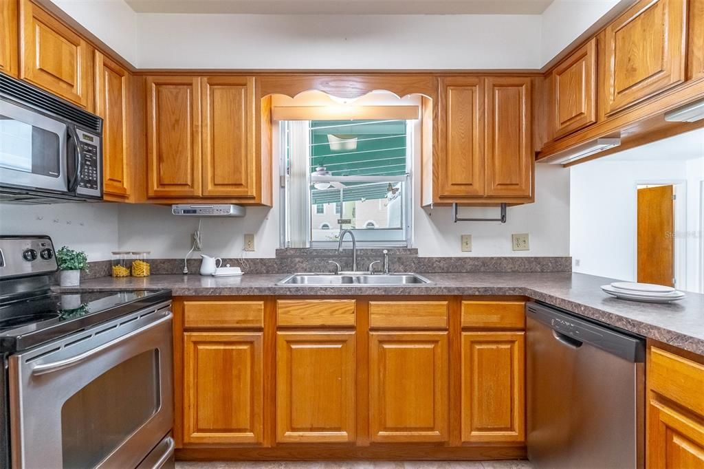 For Sale: $375,000 (4 beds, 2 baths, 1822 Square Feet)