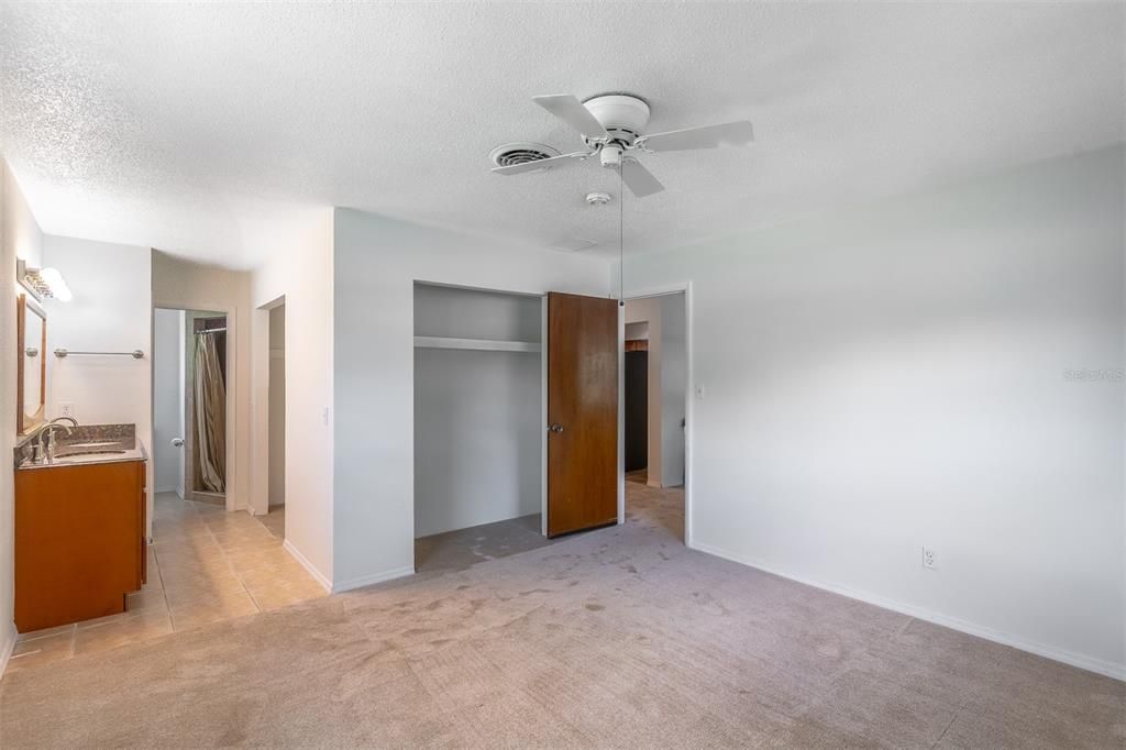 For Sale: $375,000 (4 beds, 2 baths, 1822 Square Feet)