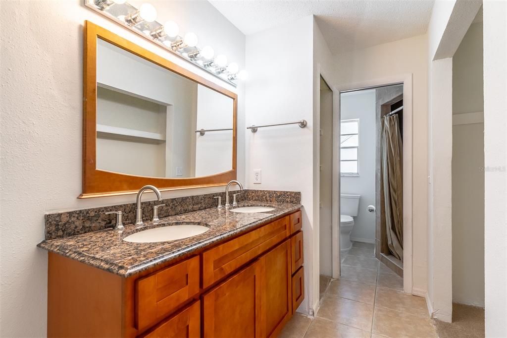 For Sale: $375,000 (4 beds, 2 baths, 1822 Square Feet)