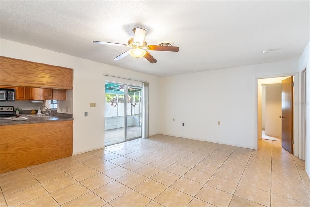 For Sale: $375,000 (4 beds, 2 baths, 1822 Square Feet)