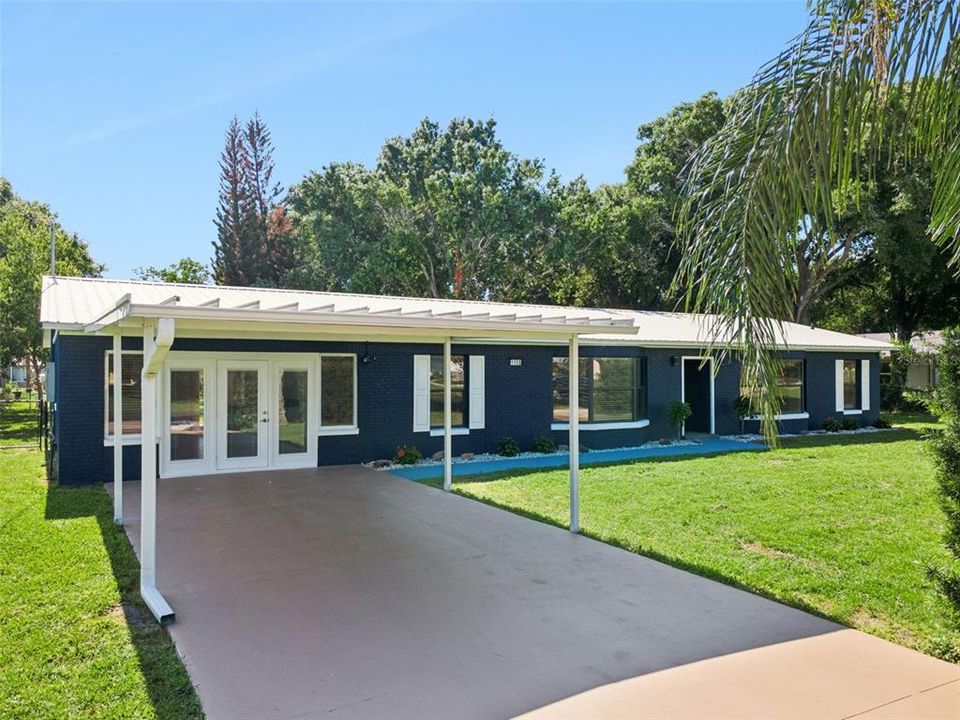 Active With Contract: $450,000 (3 beds, 3 baths, 2128 Square Feet)