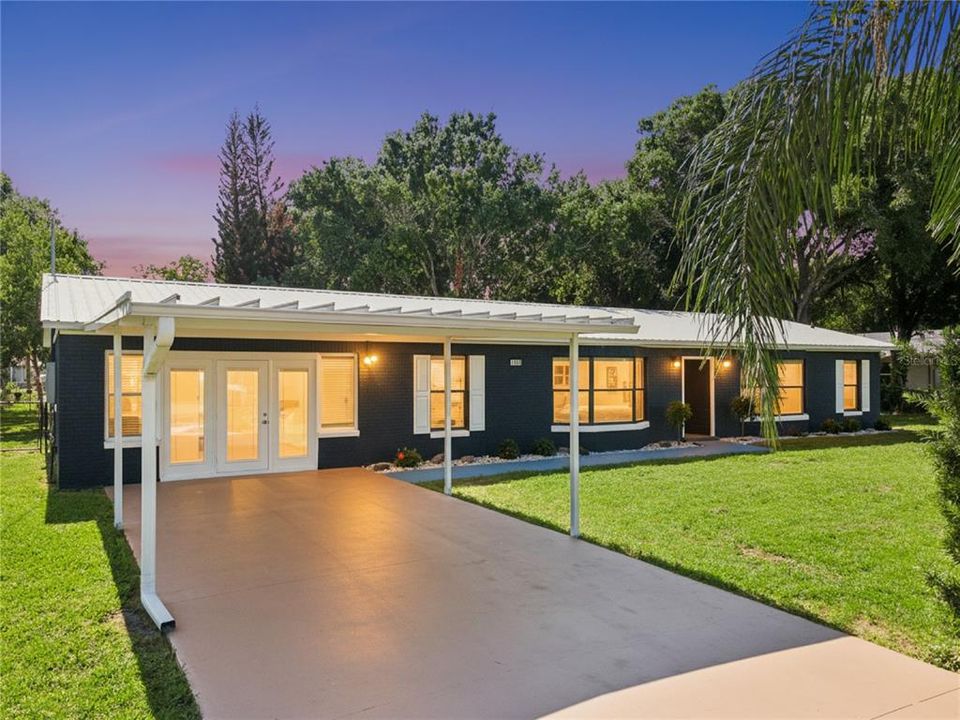 Active With Contract: $450,000 (3 beds, 3 baths, 2128 Square Feet)