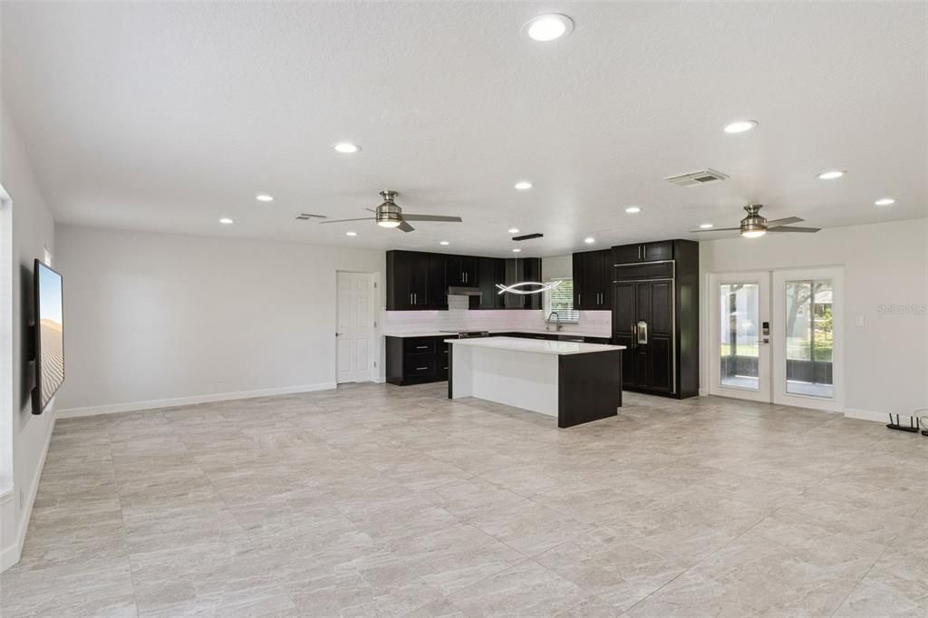 Active With Contract: $450,000 (3 beds, 3 baths, 2128 Square Feet)